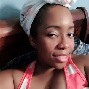 Meet your Posher, Candi